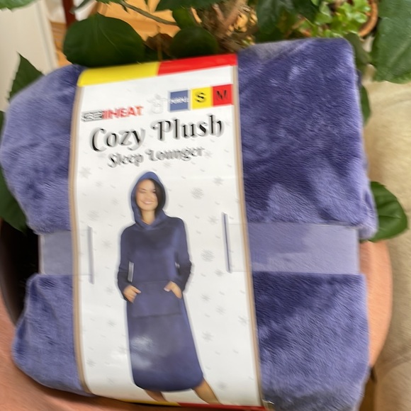 Womens Cozy Plush Sleep Lounger - Picture 5 of 5